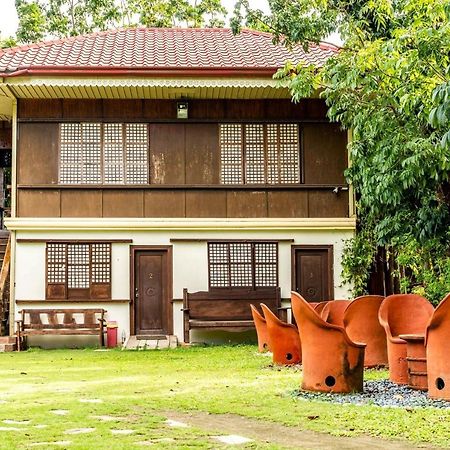 Grand Octagon Resort Laoag Extérieur photo