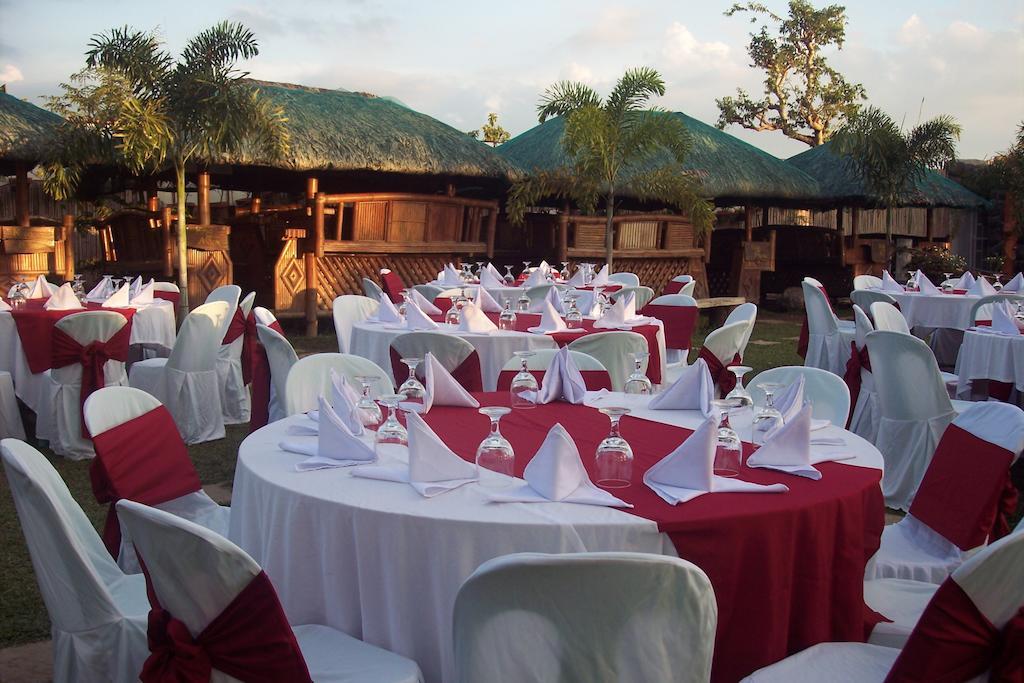 Grand Octagon Resort Laoag Extérieur photo