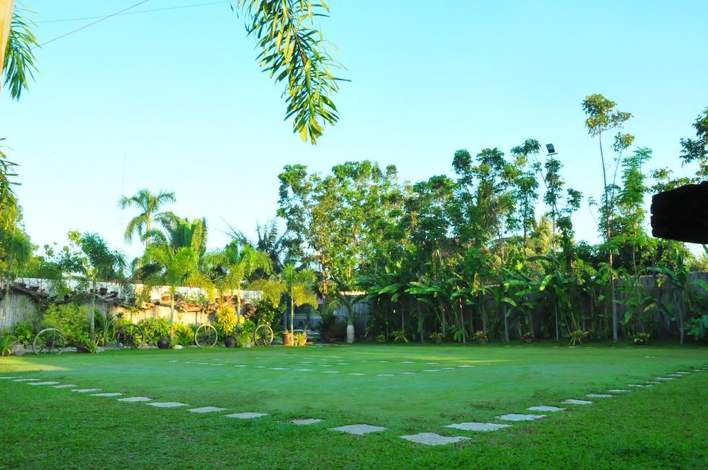 Grand Octagon Resort Laoag Extérieur photo