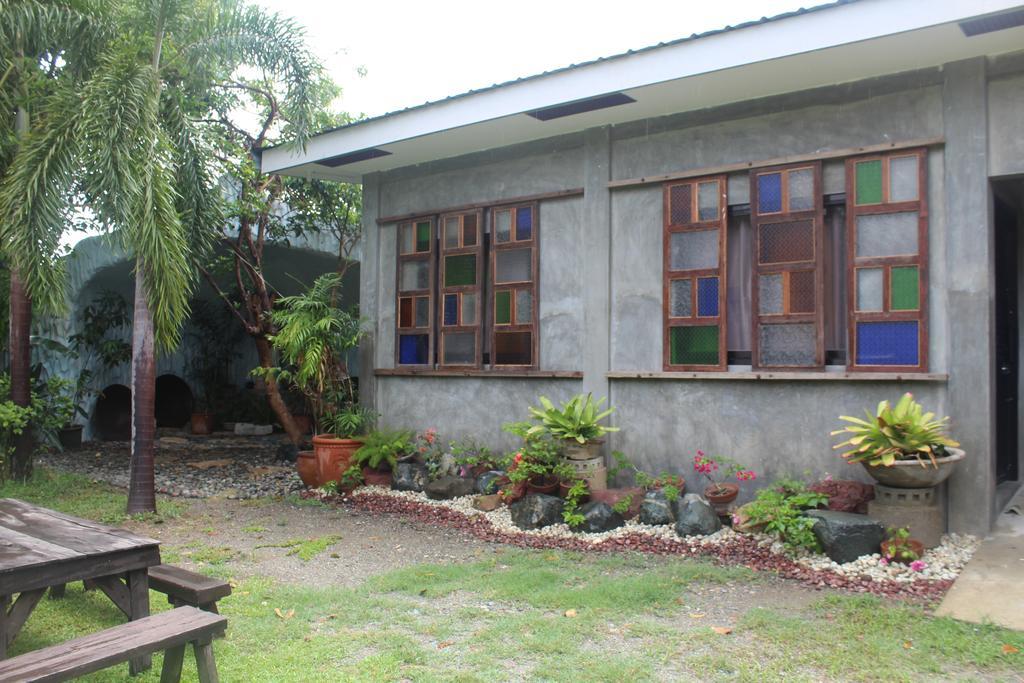 Grand Octagon Resort Laoag Extérieur photo