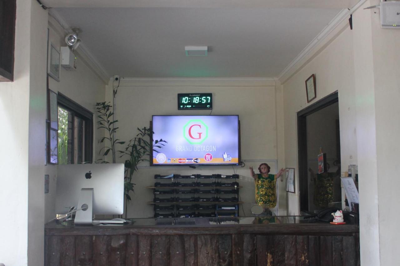 Grand Octagon Resort Laoag Extérieur photo